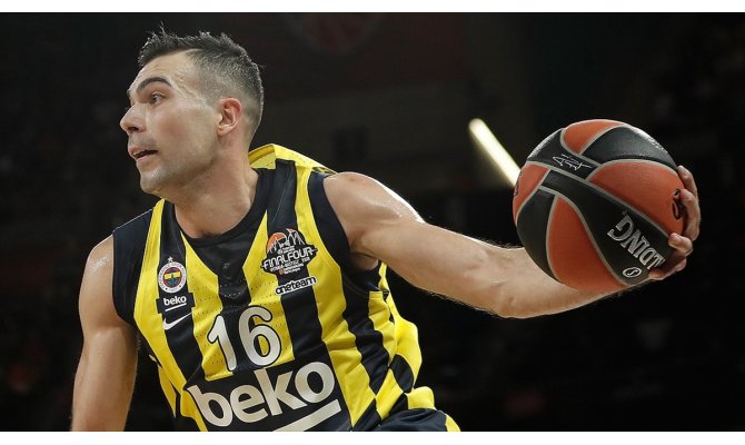 Sloukas son 10 yılın en iyilerine aday