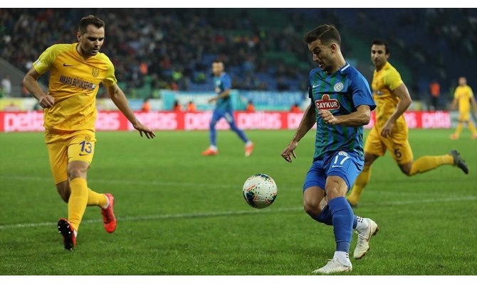 Çaykur Rizespor evinde 2 golle kazandı