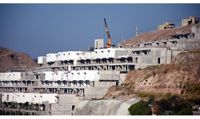 Bodrum'daki imara aykırı yapıların yıkımı sürüyor