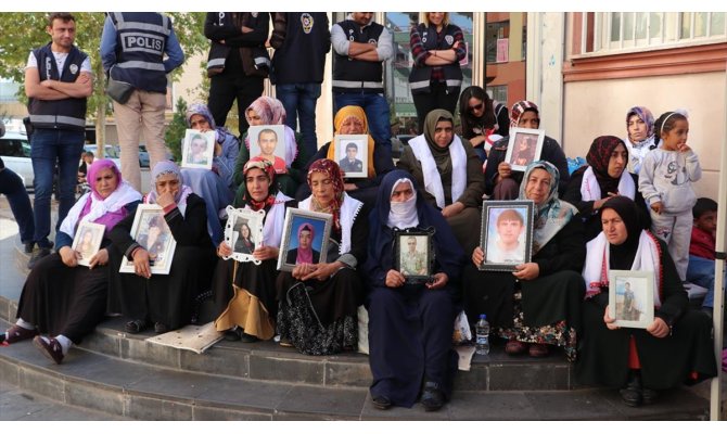 Dağa kaçırılan çocukları için 'nöbetleşe' eylemdeler