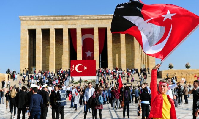 Anıtkabir’e ziyaretçi akını