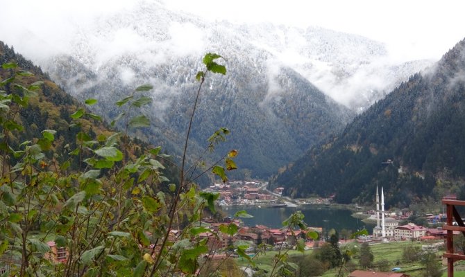 Uzungöl sonbahar gelinliğini giydi