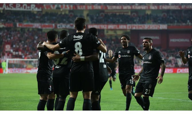 Beşiktaş karabulutları dağıttı