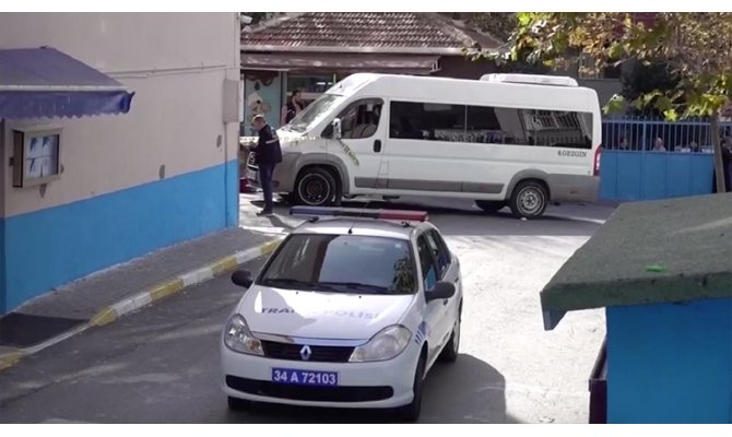 Avcılar'da servis minibüsünün çarptığı öğrenci hayatını kaybetti