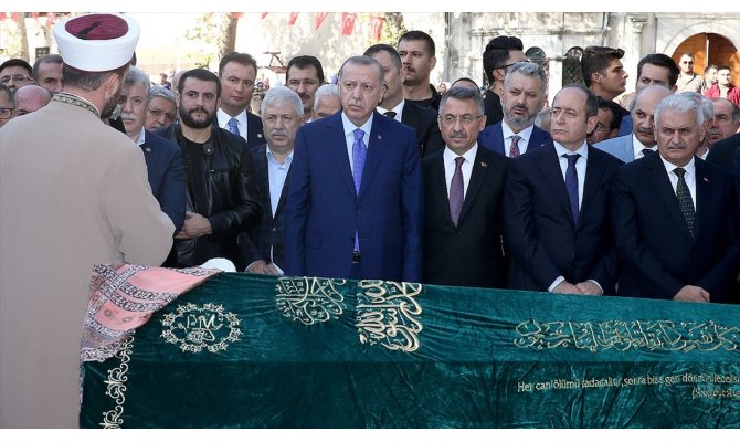 Cumhurbaşkanı Erdoğan İstanbul'da cenaze törenine katıldı