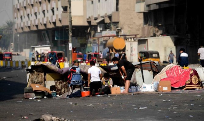 Bağdat’ta protestocularla güvenlik güçleri arasında çatışma