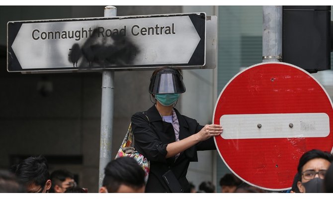 Hong Kong'da üniversitelerde ve kent merkezinde protestolar sürüyor