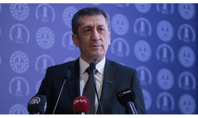 Bakan Selçuk MEB'in ara tatile özel etkinlik sitesini anlattı