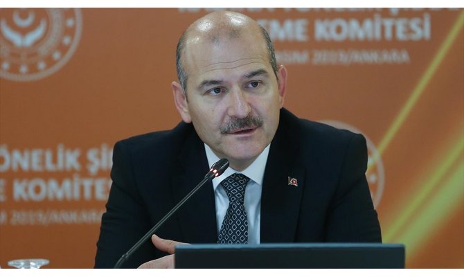 Soylu: Sınırda kalan Amerikalı, uçakla Amerika'ya sınır dışı edildi