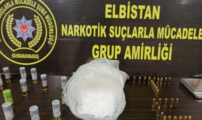 Yoğurt kovasında 1 kilogram sentetik uyuşturucu ele geçirildi