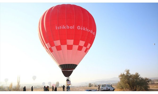 Bakan Varank ilk yerli balon ile uçtu