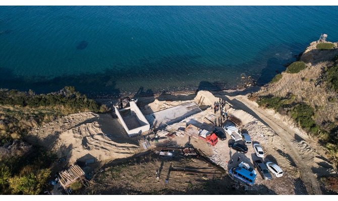 Karaburun'daki sit alanına yapılan inşaatta yıkım başladı