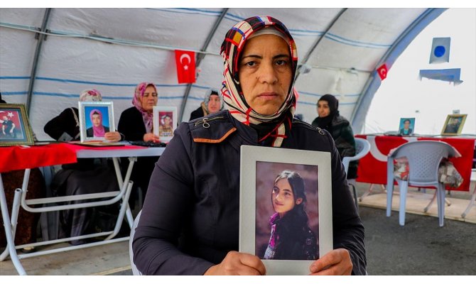 'Kızım kalem tutacağına şimdi silah tutuyor'