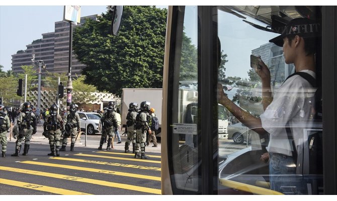 Hong Kong'da 6 gün aradan sonra okullar açıldı