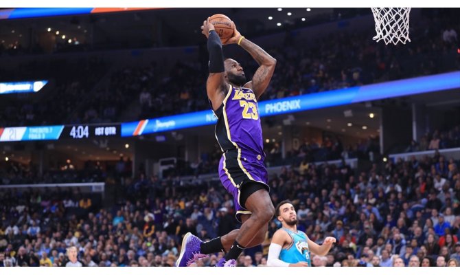 NBA'de Bucks ve Lakers galibiyet serisini 7 maça çıkardı