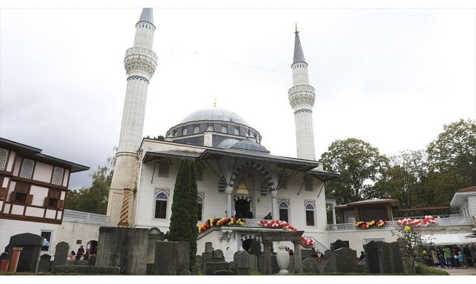 Almanya'da Berlin Şehitlik Camisi'ne bombalı saldırı tehdidi