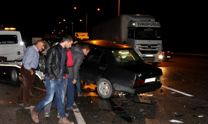 Erzincan’da iki otomobil çarpıştı: 1 ölü, 2 yaralı