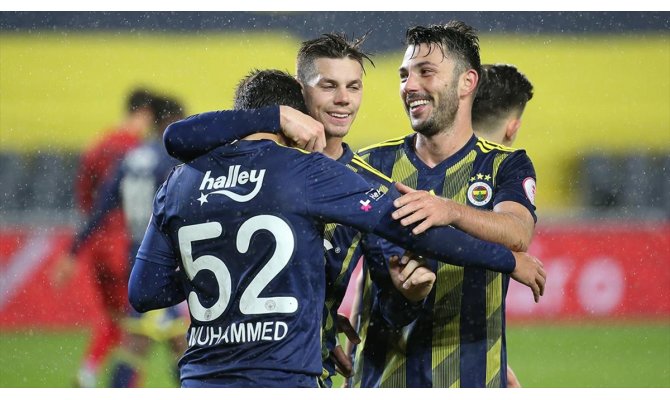 Sessiz maçta Fenerbahçe İstanbulspor'u 4 golle geçti