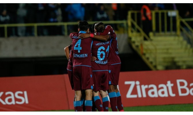 Trabzonspor kupada Altay'ı Sturridge ve Sörloth'un golleriyle geçti