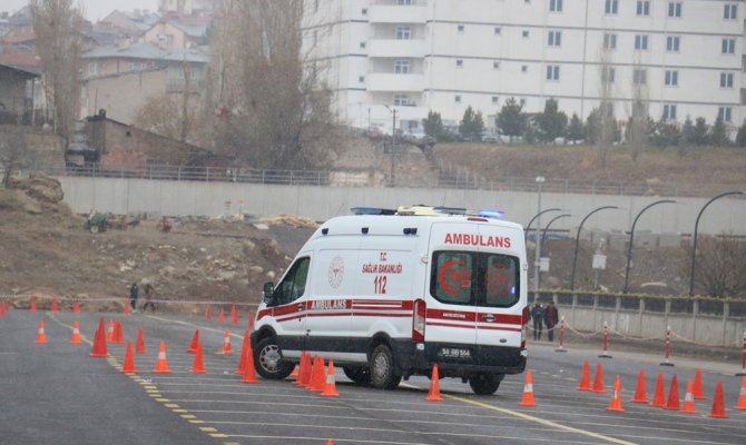 Ambulans şoförleri kıyasıya yarıştı