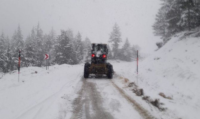 Kahramanmaraş’ta kar temizleme çalışmaları sürüyor