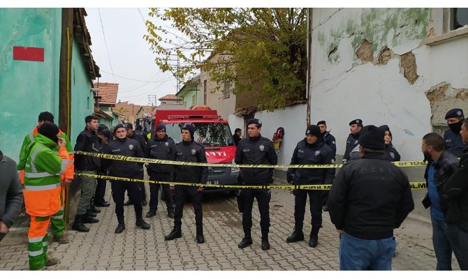 Konya'da kerpiç evde göçük: 2'si çocuk 3 kişi hayatını kaybetti