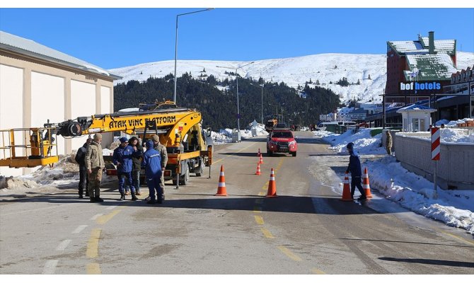 Uludağ'da kaybolan iki arkadaşı arama çalışmaları sürüyor