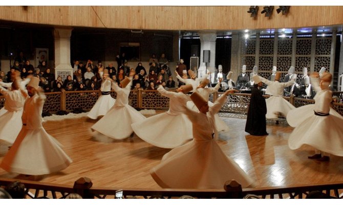 Mevlana'yı anma töreninde 'Anlatımlı Sema Ayini' icra edildi