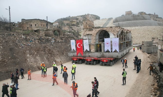 Hasankeyf’te son tarihi eser dualarla taşındı