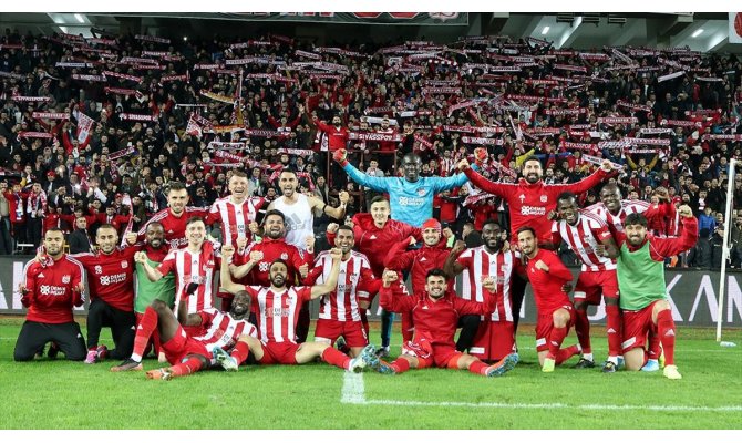 Sivasspor liderlik yarışında puan farkını açtı