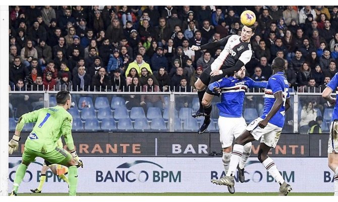 Cristiano Ronaldo kafa golünü 2,5 metre yükseklikten attı