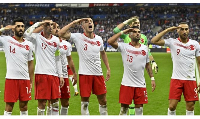 UEFA'dan A Milli Takım'a 'asker selamı' cezası