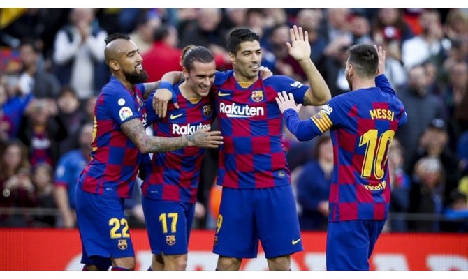 Barcelona, Deportivo Alaves'i evinde 4-1 yenerek liderliğini korudu