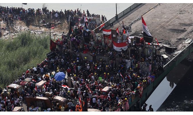 Bağdat'ta göstericiler Ahrar Köprüsü'nden çekildi