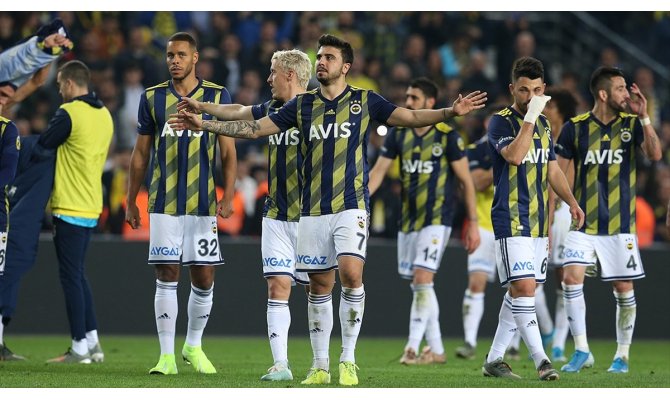 Fenerbahçe ligde son 17 derbide 1 kez yenildi