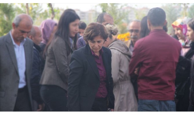 Eren Bülbül'ü şehit eden PKK'lı teröristin cenazesine katılan HDP'li başkan tutuklandı