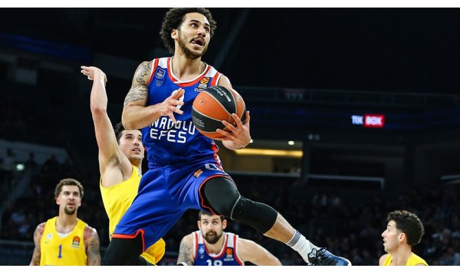 Anadolu Efes ile Maccabi FOX kozlarını İstanbul'da paylaşacak