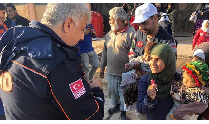 MSB: Deyrizor'da PKK/YPG'nin zulmünden kaçan Suriyelilere gıda yardımı yapıldı