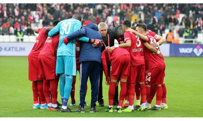 Sivasspor sezonun ilk yarısını lider kapattı