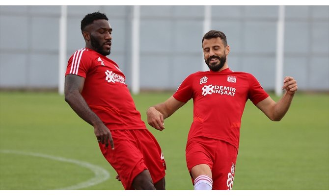 Lider Sivasspor'un istikrar abideleri Caner ve Appindangoye