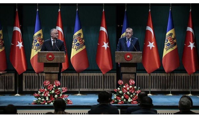 Cumhurbaşkanı Erdoğan: Moldova'daki FETÖ okullarının Türkiye Maarif Vakfı'na devredilmesini bekliyoruz