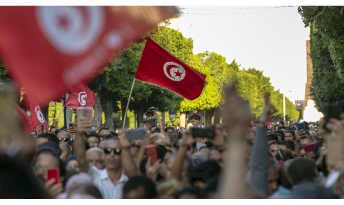 Tunus'ta kabine listesi Cumhurbaşkanı'na sunuldu