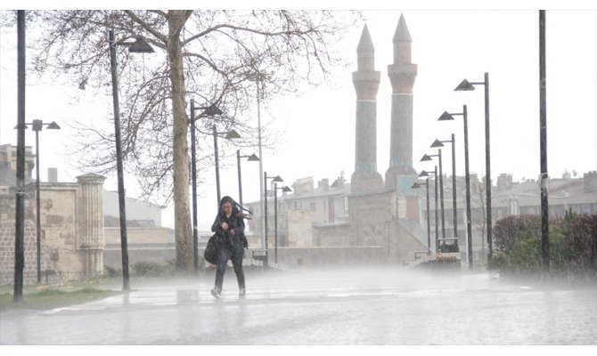 Meteorolojiden 5 il için yağış ve fırtına uyarısı