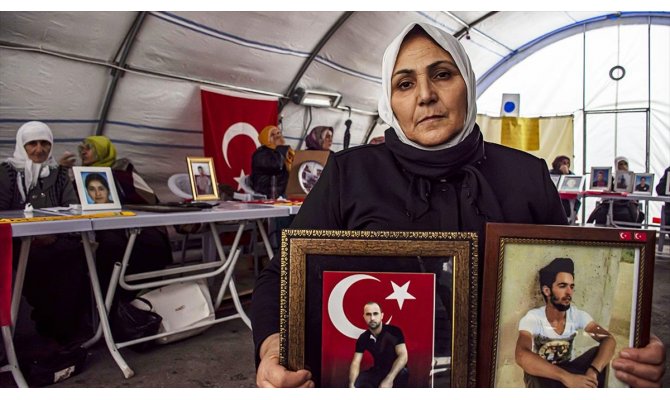 Diyarbakır annelerinden Çiftçi: Annelerini televizyonda gören çocuklar terör örgütünden kaçmaya başladı