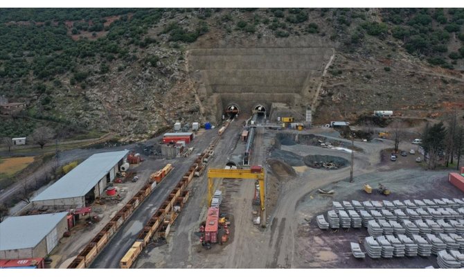 Türkiye’nin en uzun demir yolu tünelinde sona doğru