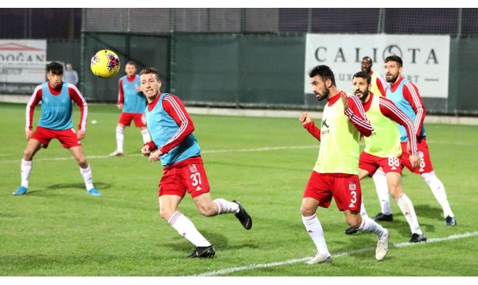 Lider Sivasspor ikinci yarı hazırlıklarını sürdürdü