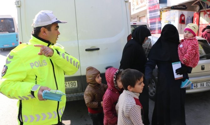 Kahramanmaraş'ta Polisten Suriyelilere trafik eğitimi