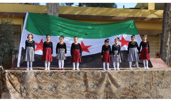 Suriye'nin kuzeyindeki okullarda karne heyecanı