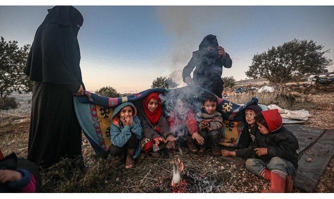 13 bine yakın sivil daha Türkiye sınırı yakınlarına göç etti