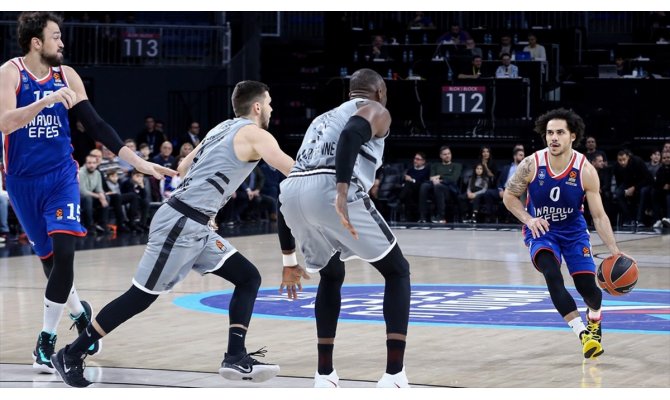 Anadolu Efes liderliğini sürdürüyor